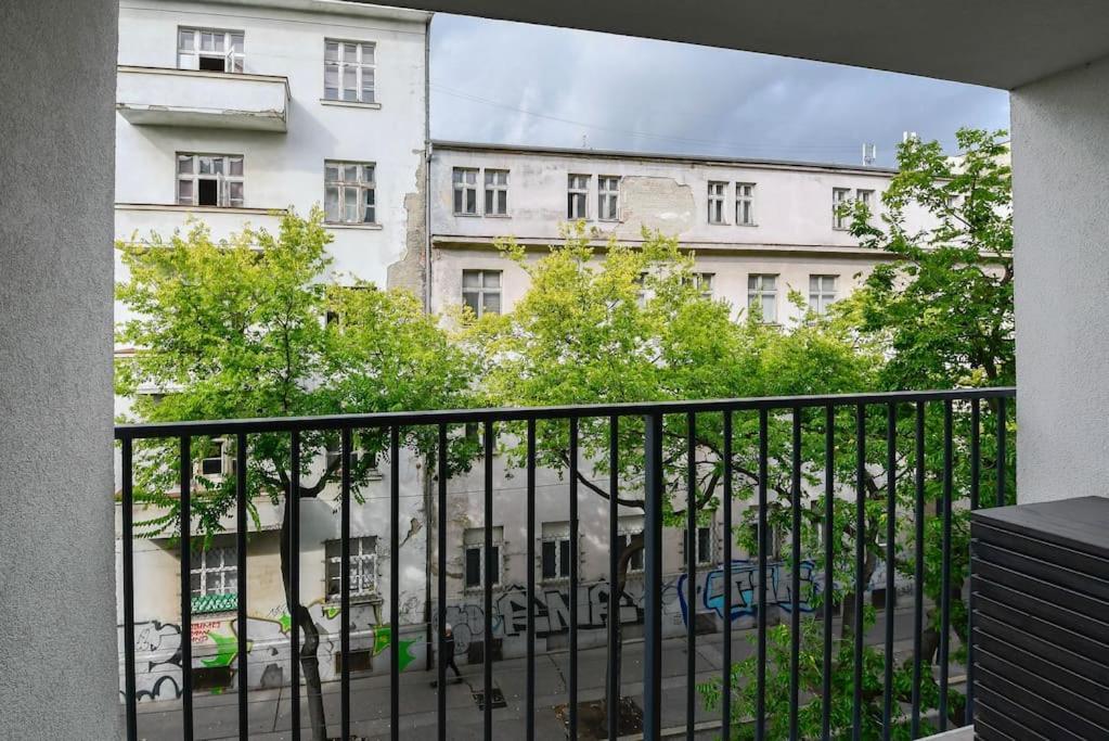 New Modern Apartment In City Center Братислава Екстер'єр фото